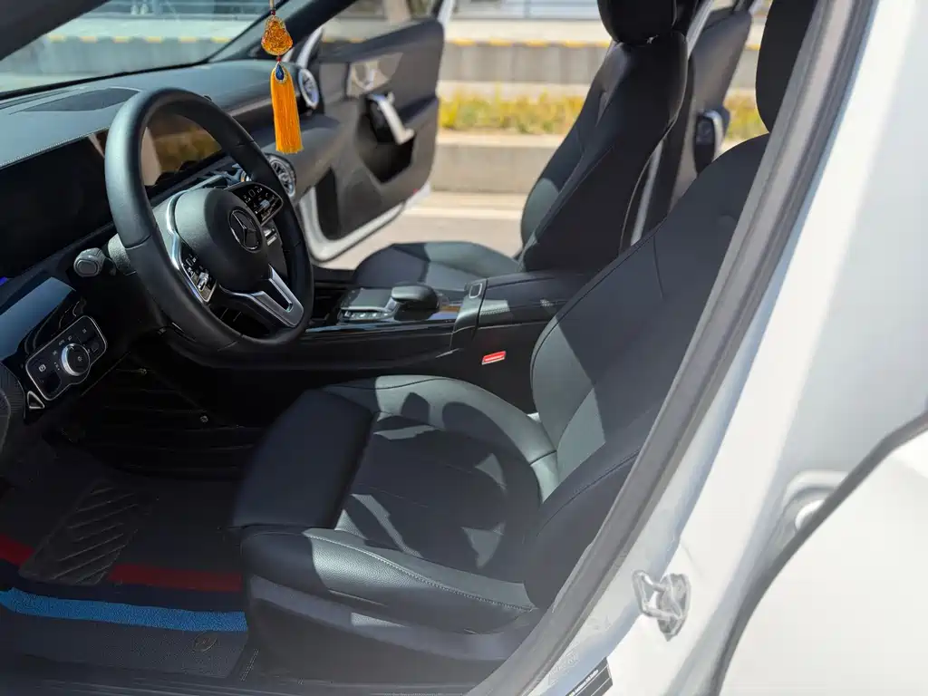 Mercedes-Benz A-Class 2022 — фото 14