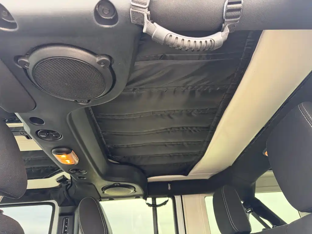 Jeep Wrangler 2014 — фото 12