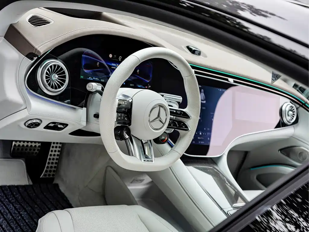 Mercedes-Benz EQS AMG 2023 — фото 10