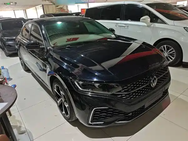 Volkswagen Passat 2024