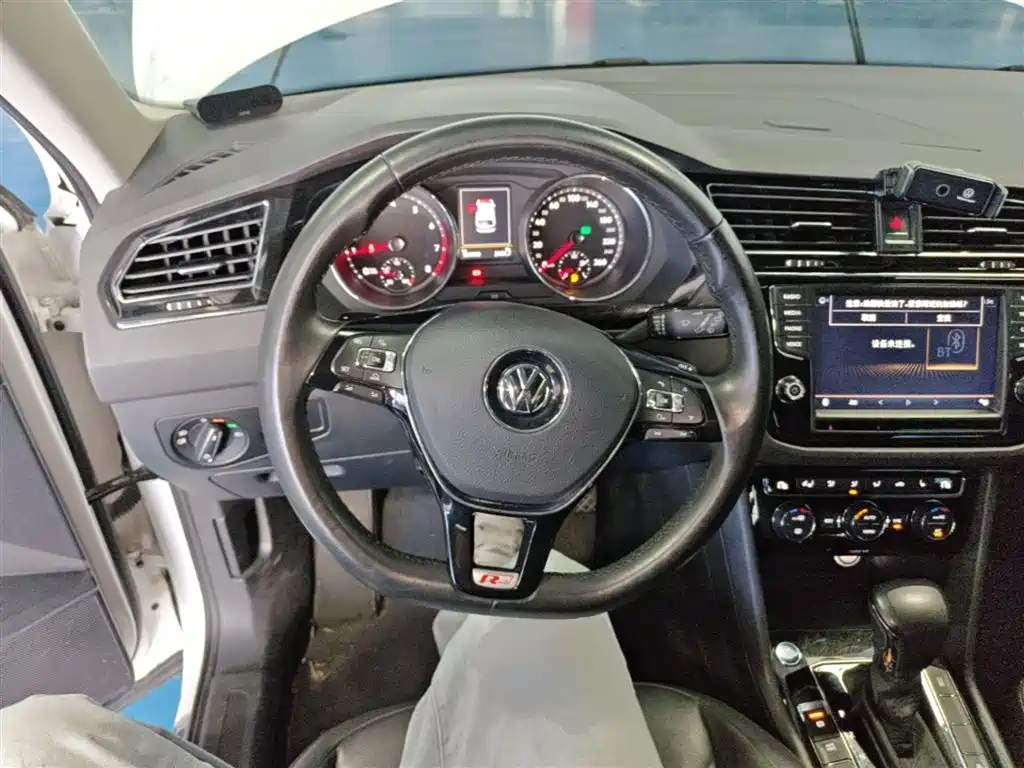Volkswagen Tiguan L 2018 — фото 11