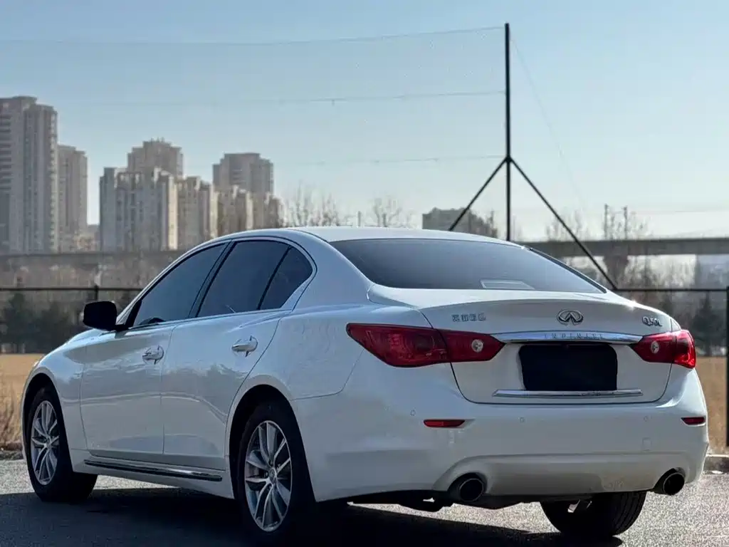 Infiniti Q50L 2017 — фото 4