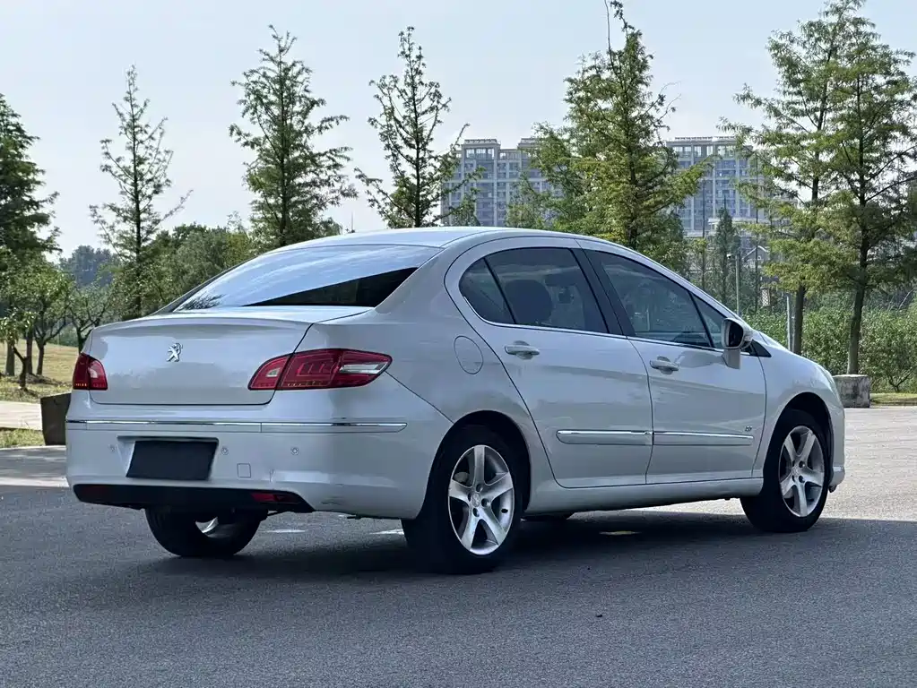 Peugeot 408 2014 — фото 19