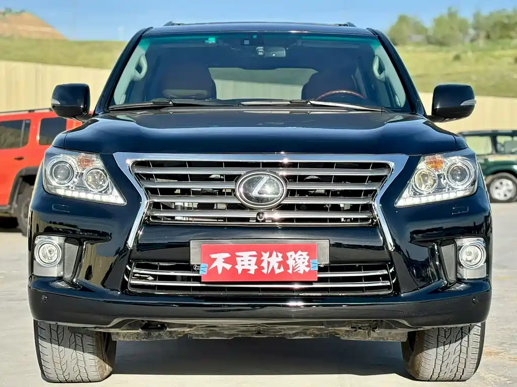 Lexus LX 2012