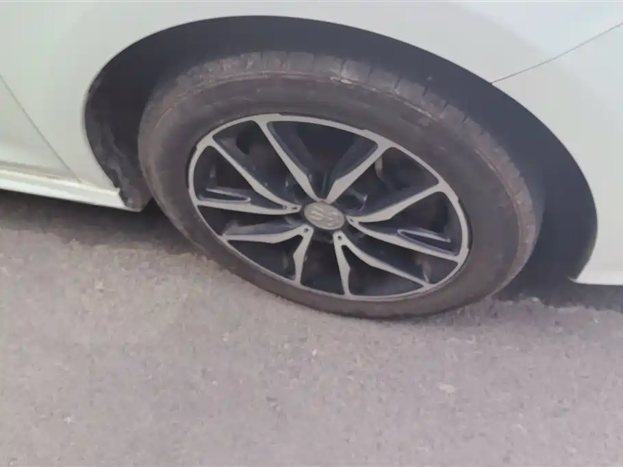 BYD MAX 2018