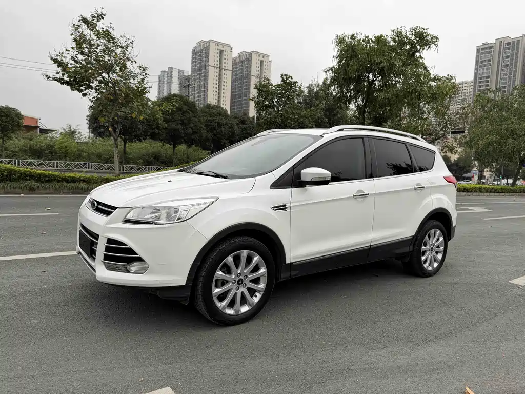 Ford Kuga 2014 — фото 1