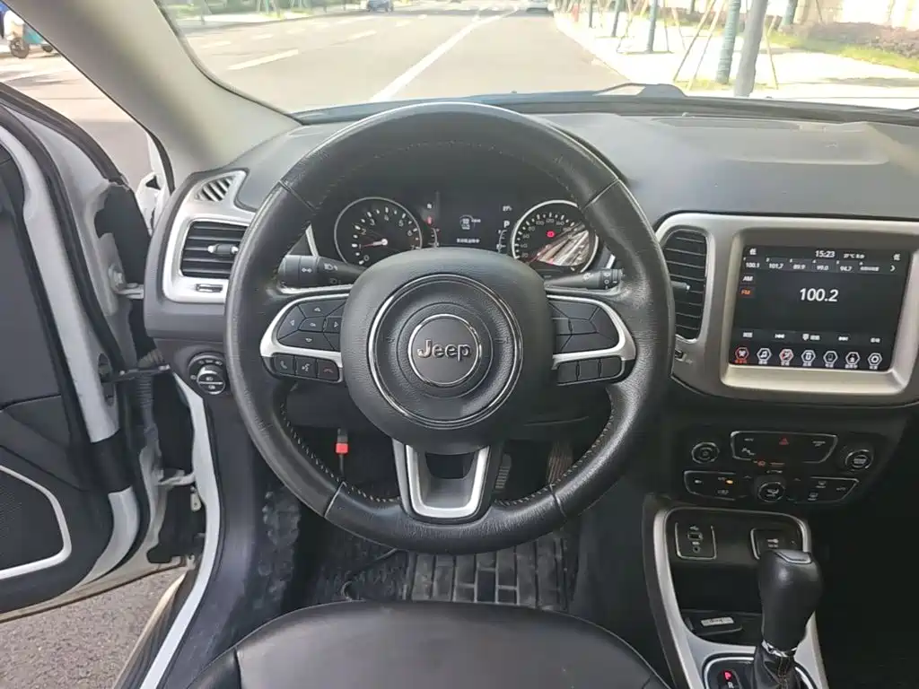 Jeep Compass 2019 — фото 11
