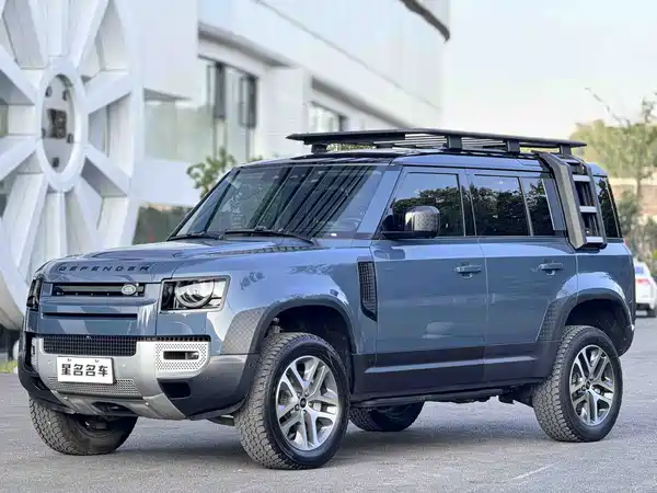 Land Rover Defender 2021