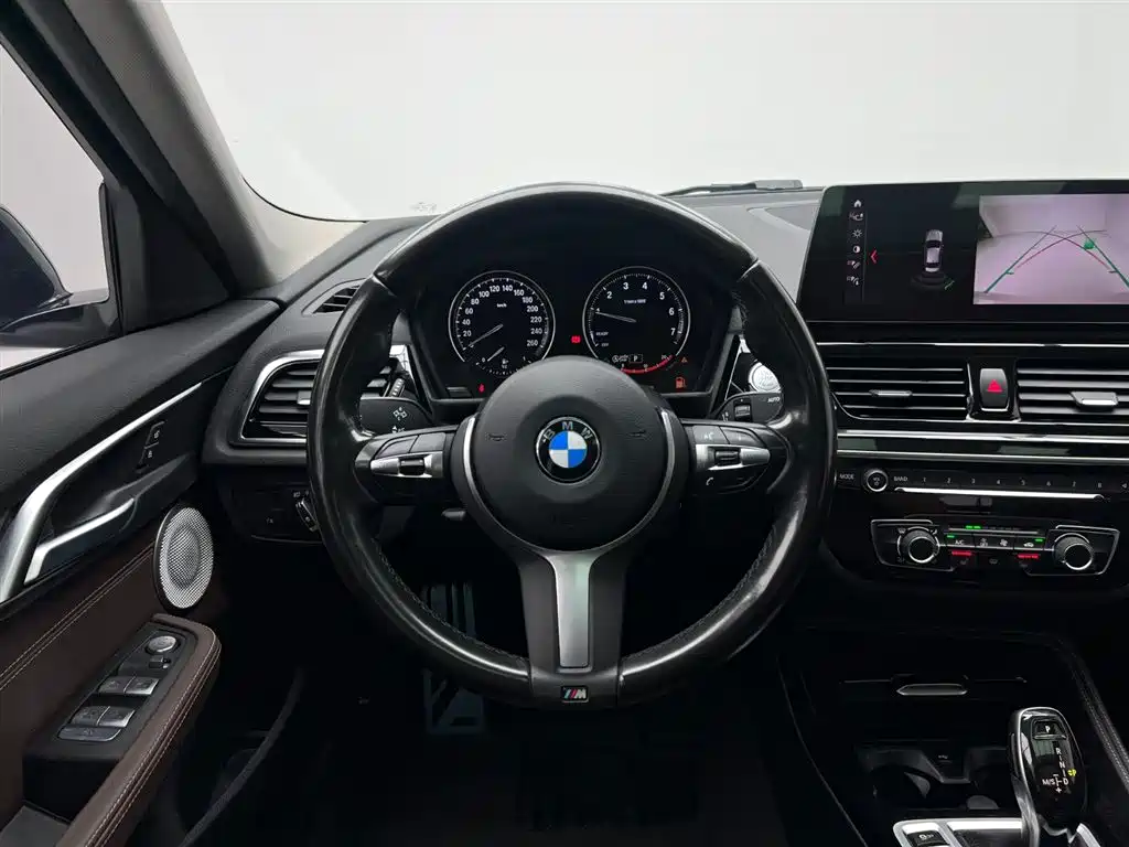 BMW 1 Series 2021 — фото 19