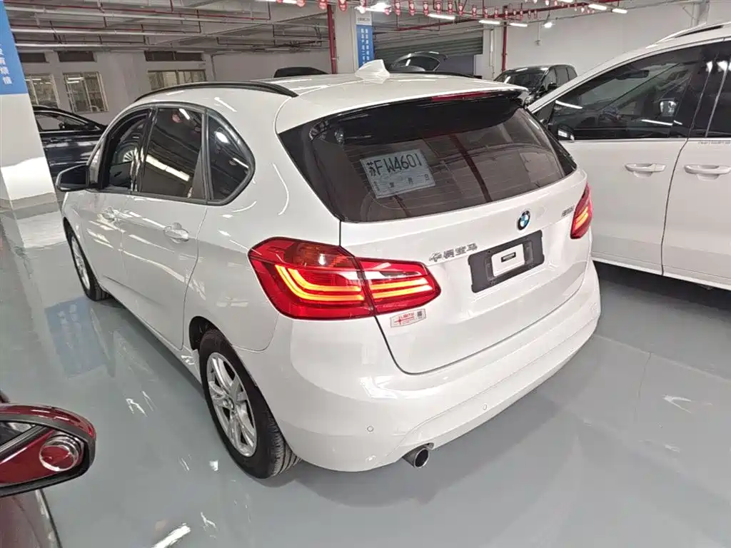 BMW 2 Series Active Tourer 2016 — фото 5