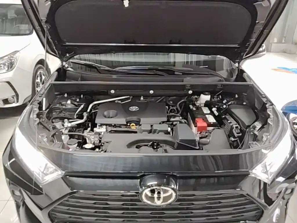 Toyota RAV4 2025 — фото 20