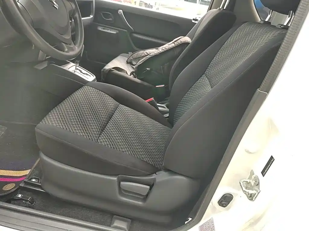 Suzuki Jimny 2018 — фото 15