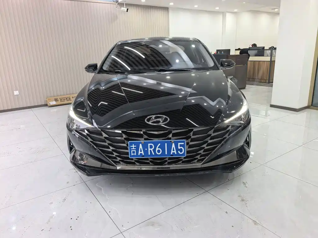 Hyundai Elantra 2022