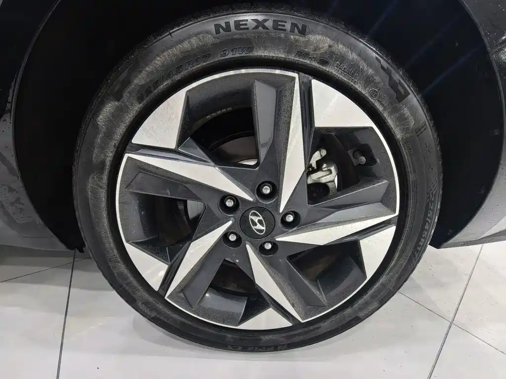 Hyundai Elantra 2022 — фото 14