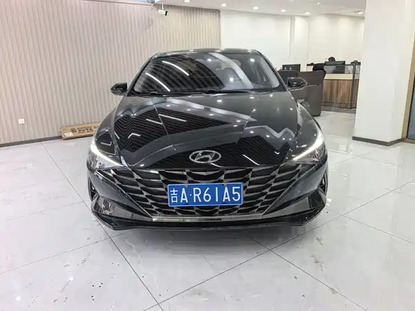 Hyundai Elantra 2022
