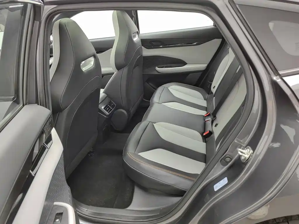 Changan UNI-V Smart Electric Idd 2024 — фото 15