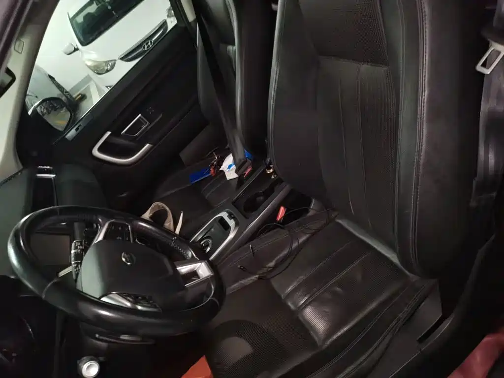 Land Rover Discovery Sport 2016 — фото 12