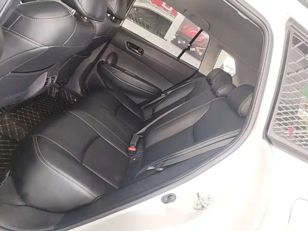 Toyota Corolla Cross 2023 — фото 17