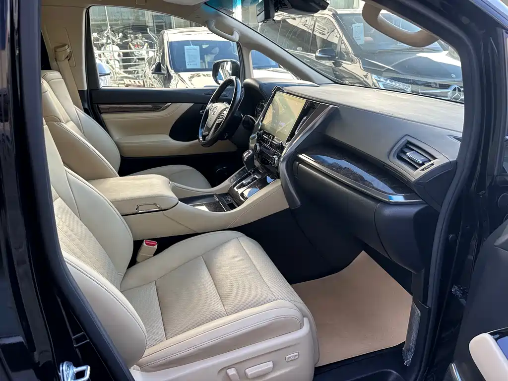 Toyota Alphard 2020 — фото 4
