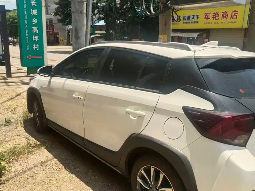 Toyota Yaris L 2022