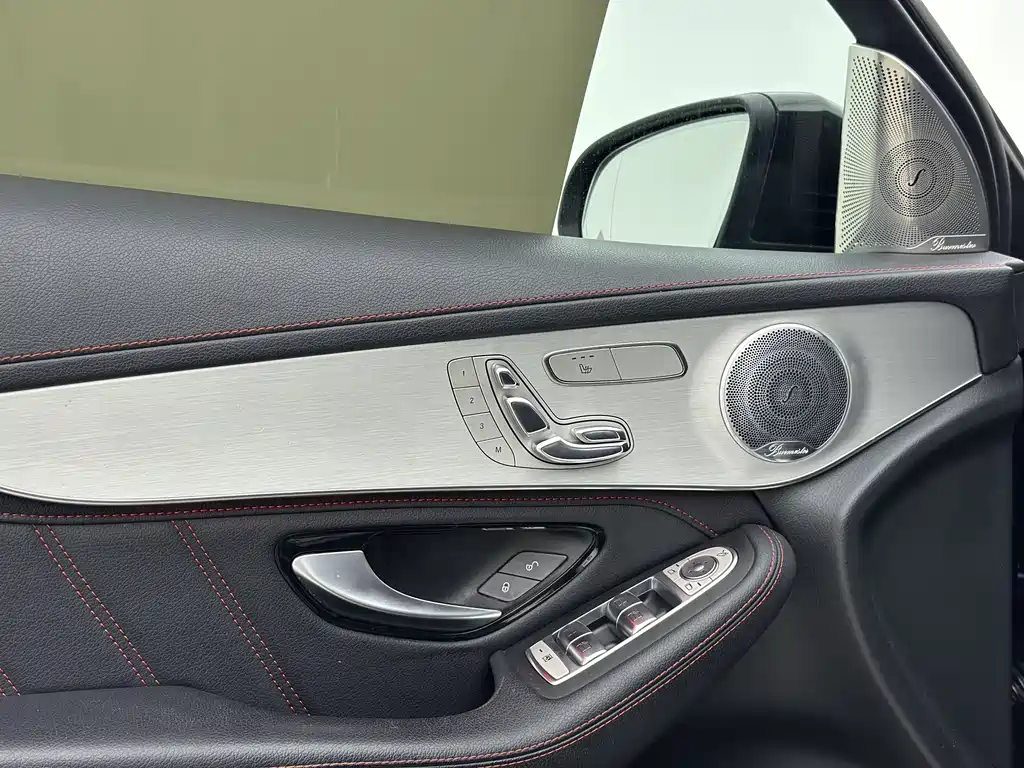 Mercedes-Benz GLC AMG 2018 — фото 14