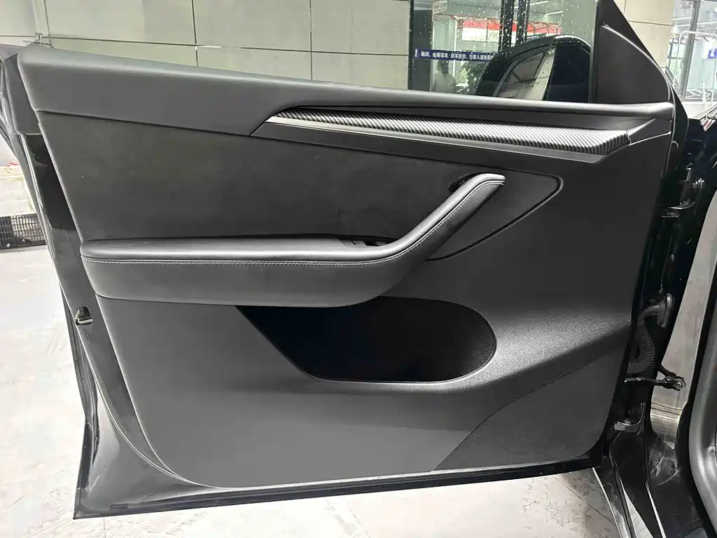 Tesla Model Y 2022 — фото 12