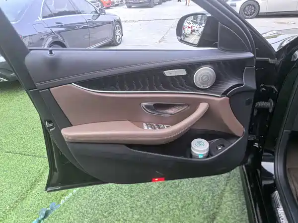 Mercedes-Benz E-Class 2022