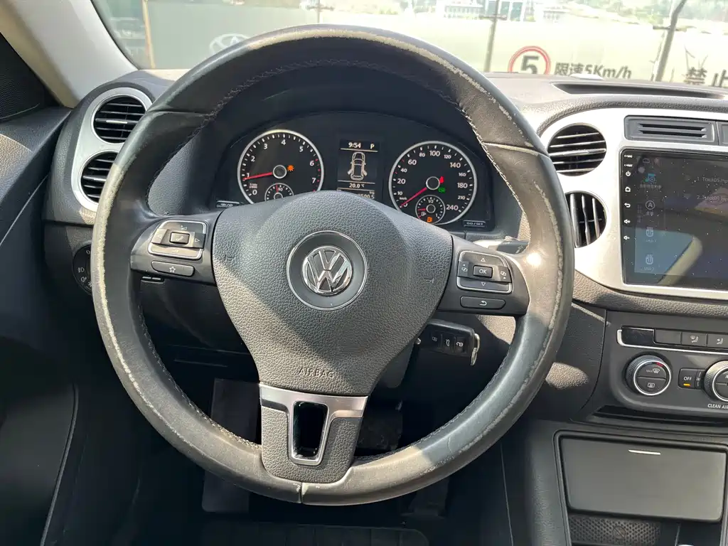 Volkswagen Tiguan 2016 — фото 10