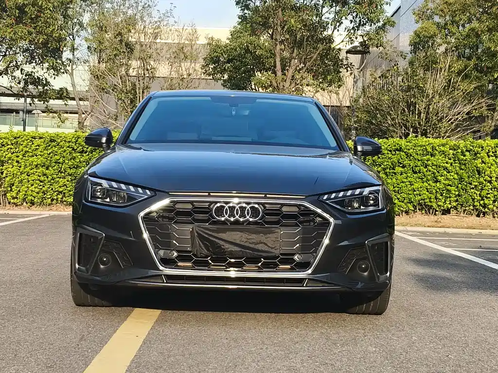 Audi A4L 2022 — фото 2