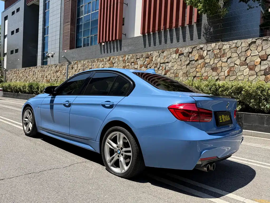 BMW 3 Series 2019 — фото 18