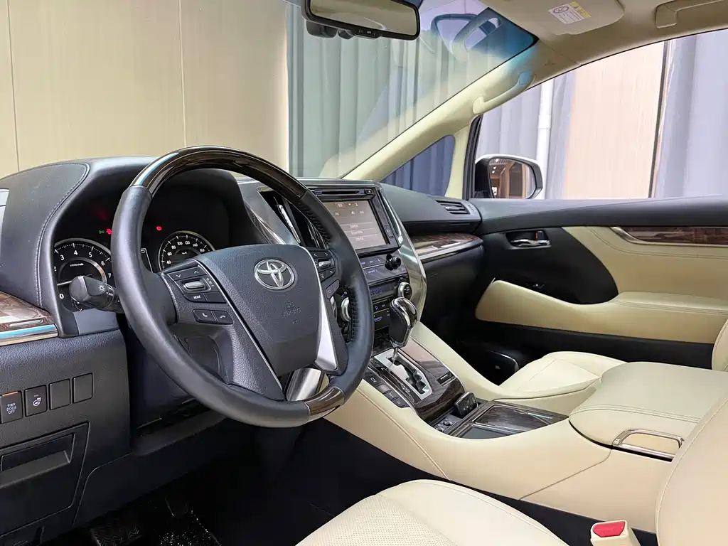 Toyota Alphard 2019