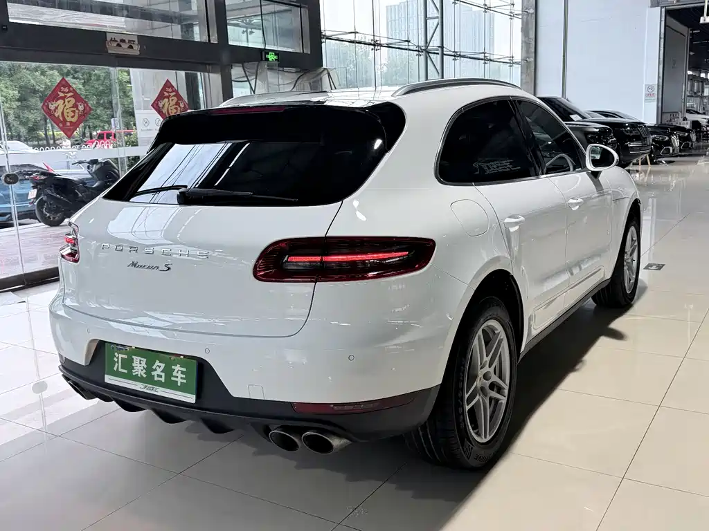 Porsche Macan 2017 — фото 16