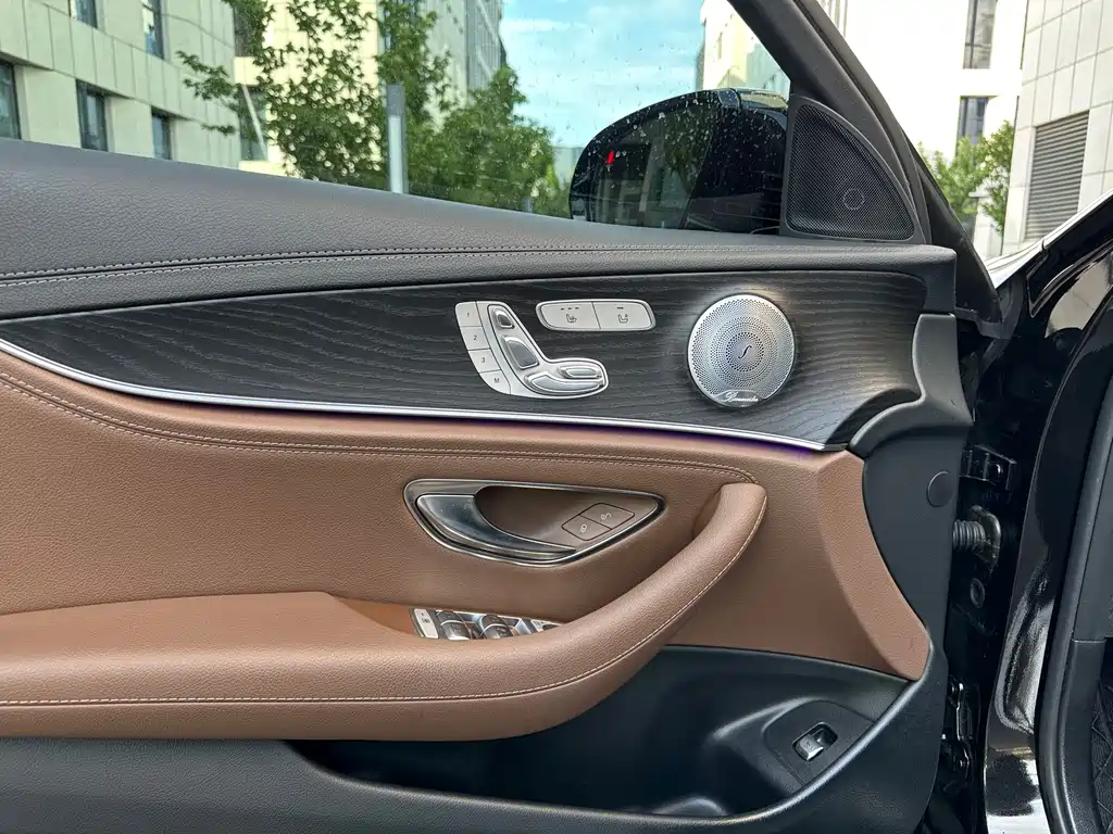 Mercedes-Benz E-Class 2020 — фото 8