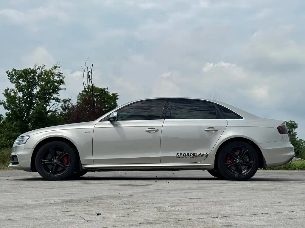 Audi A4L 2014
