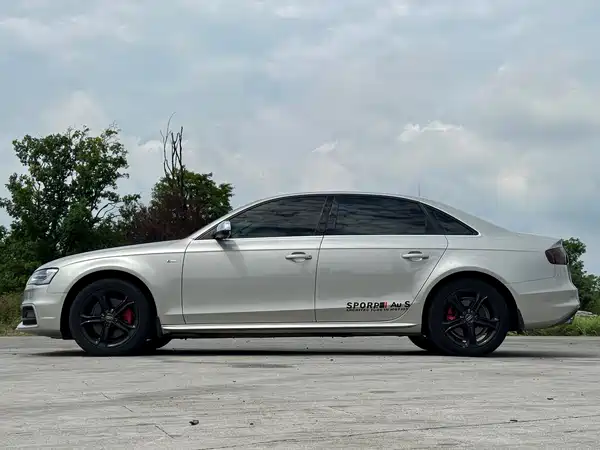 Audi A4L 2014