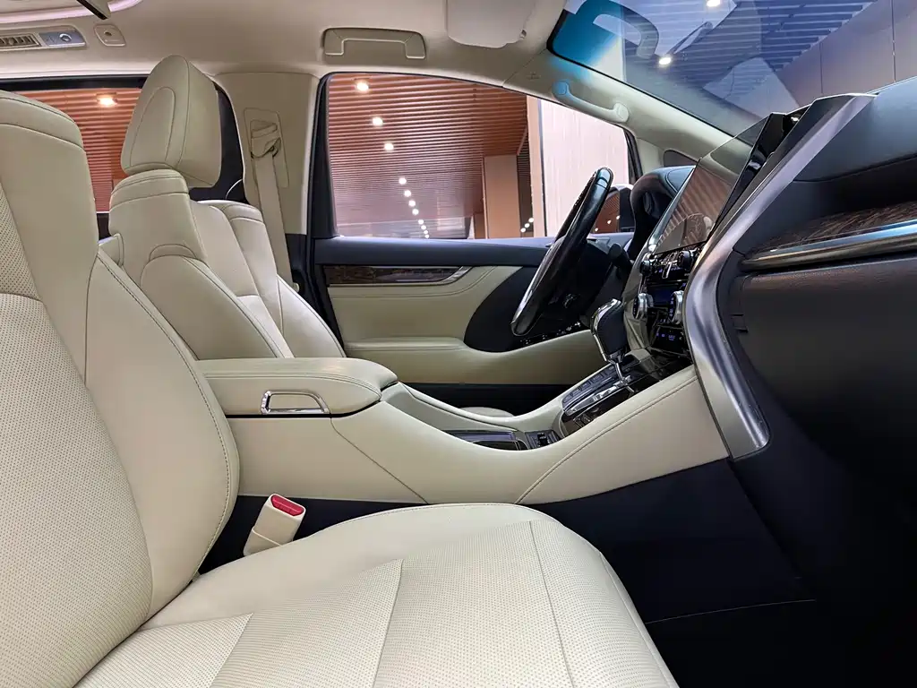 Toyota Alphard 2021
