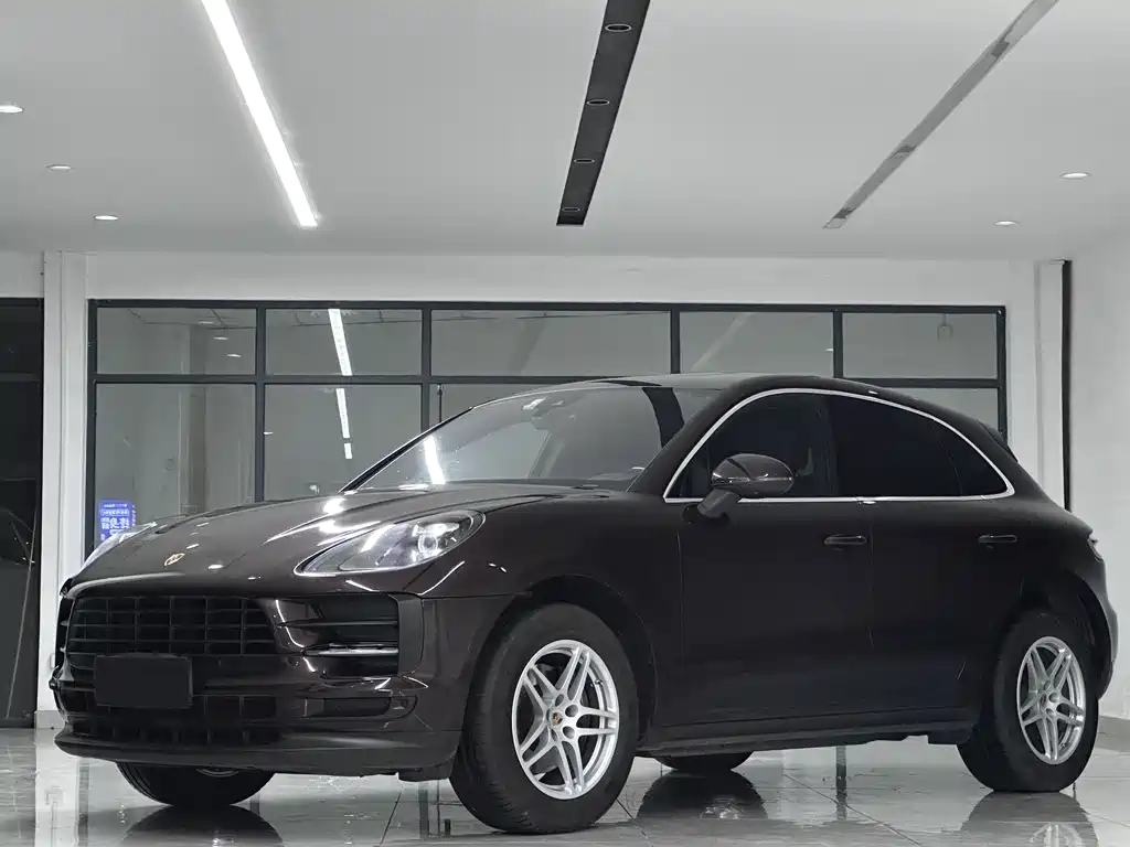Porsche Macan 2019 — фото 1