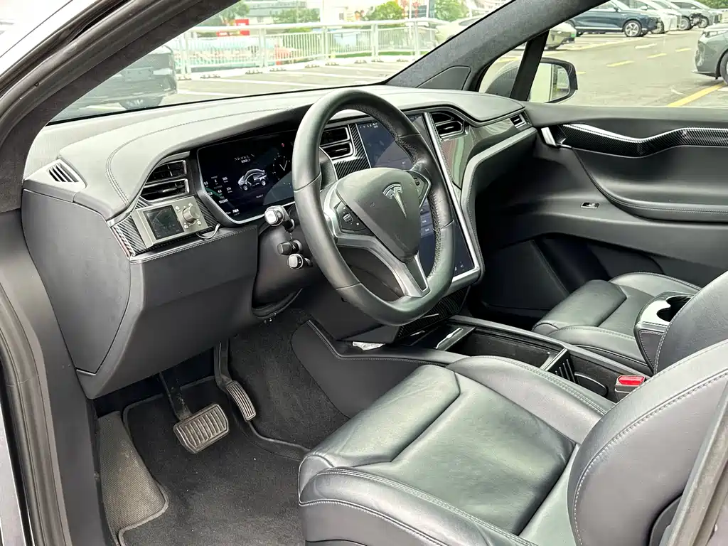 Tesla Model X 2018
