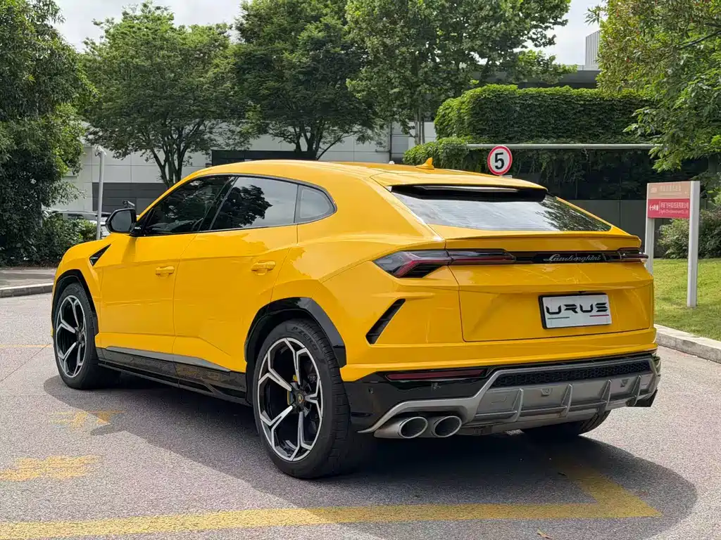 Lamborghini Urus 2020 — фото 6