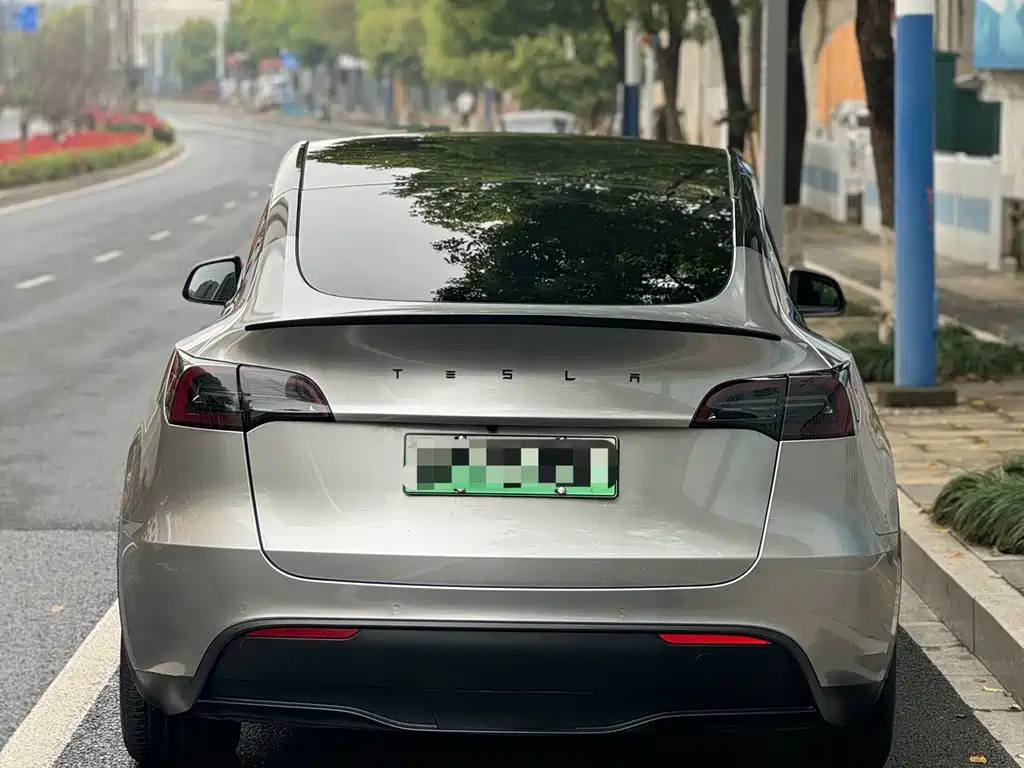 Tesla Model Y 2023 — фото 3