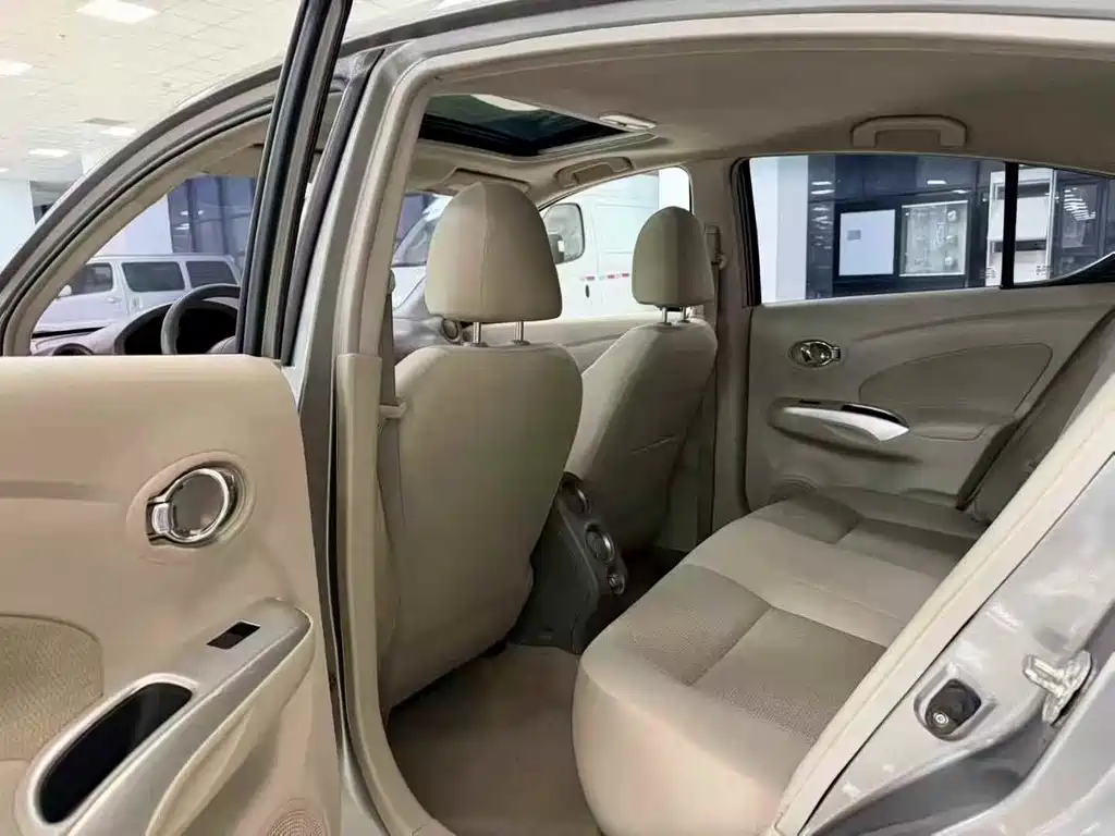 Nissan Sunny 2013 — фото 9
