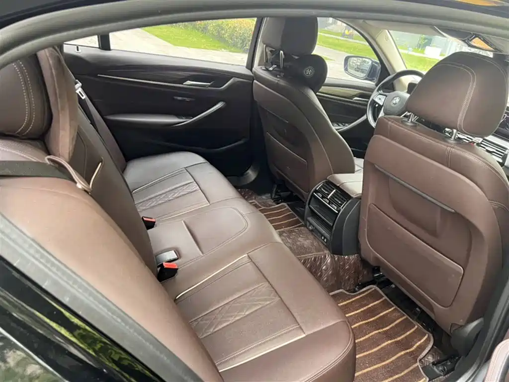 BMW 5 Series New Energy 2021 — фото 21