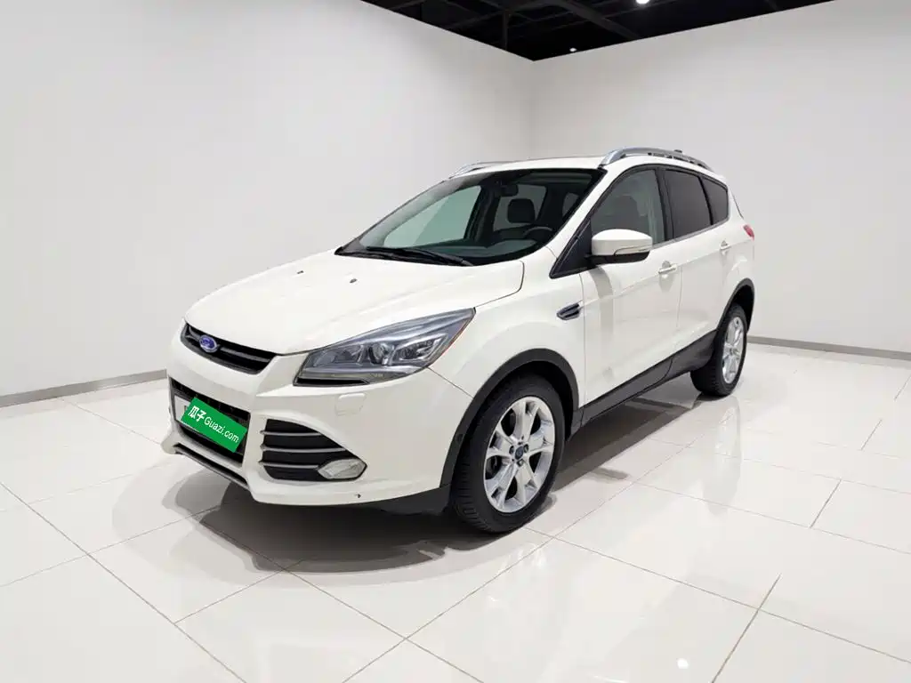 Ford Kuga 2015 — фото 1