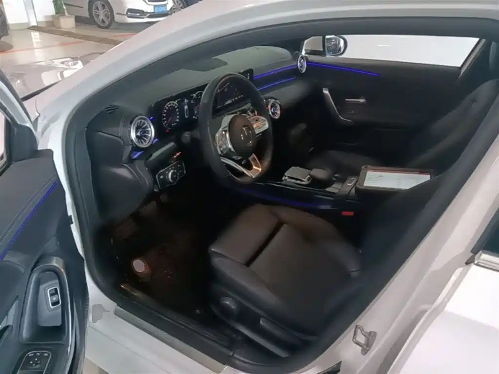 Mercedes-Benz A-Class 2022 — фото 15