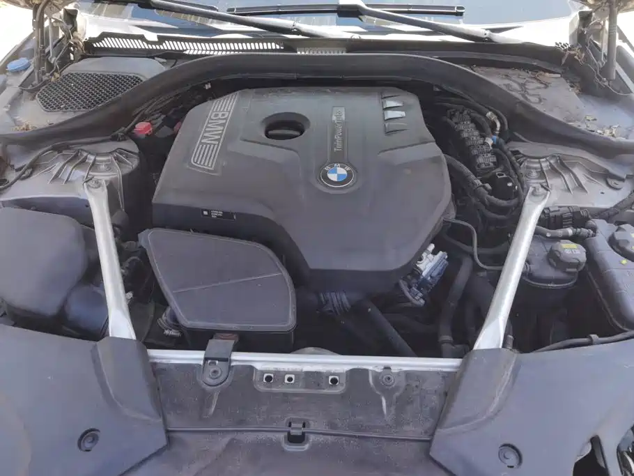 BMW 5 Series 2018 — фото 10