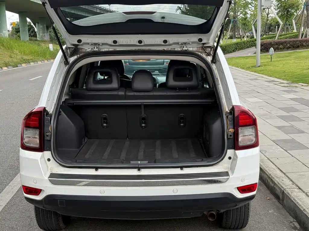 Jeep Compass 2015 — фото 23
