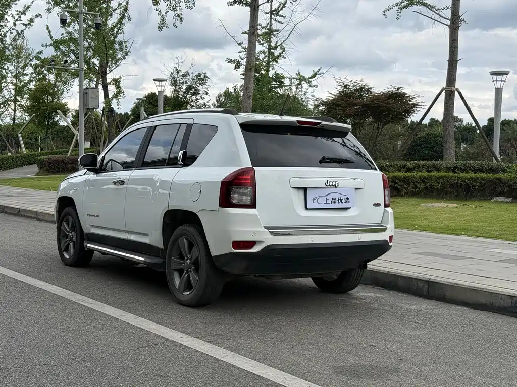 Jeep Compass 2015 — фото 25