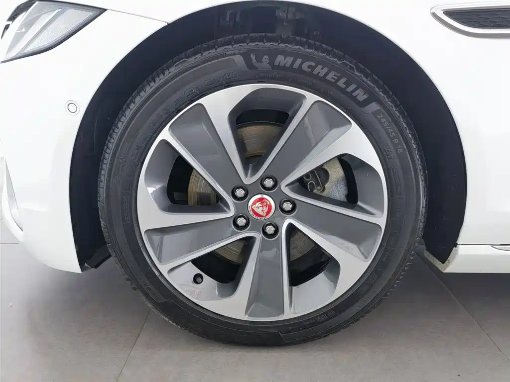 Jaguar XFL 2022 — фото 17