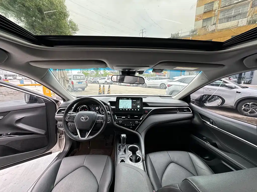 Toyota Camry 2021 — фото 9
