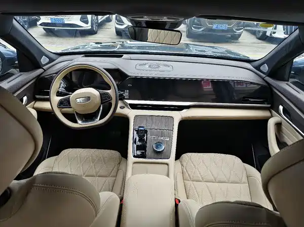 Geely Xingyue L 2025